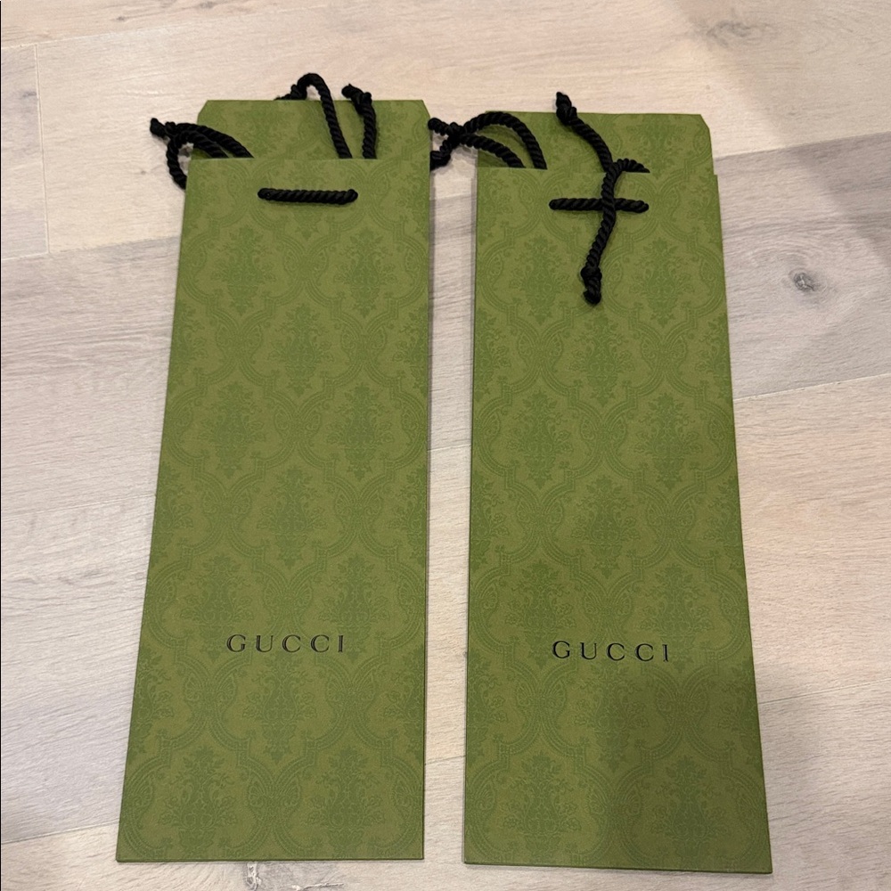 Gucci Green Gift Bags for tie